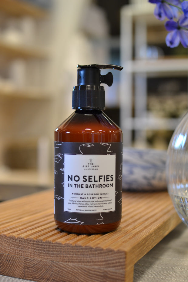 Håndkrem - No selfies in the bathroom